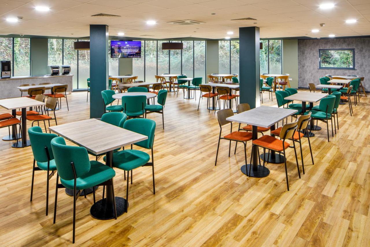 Ibis Budget London Heathrow Terminal 5 Hillingdon Exterior photo