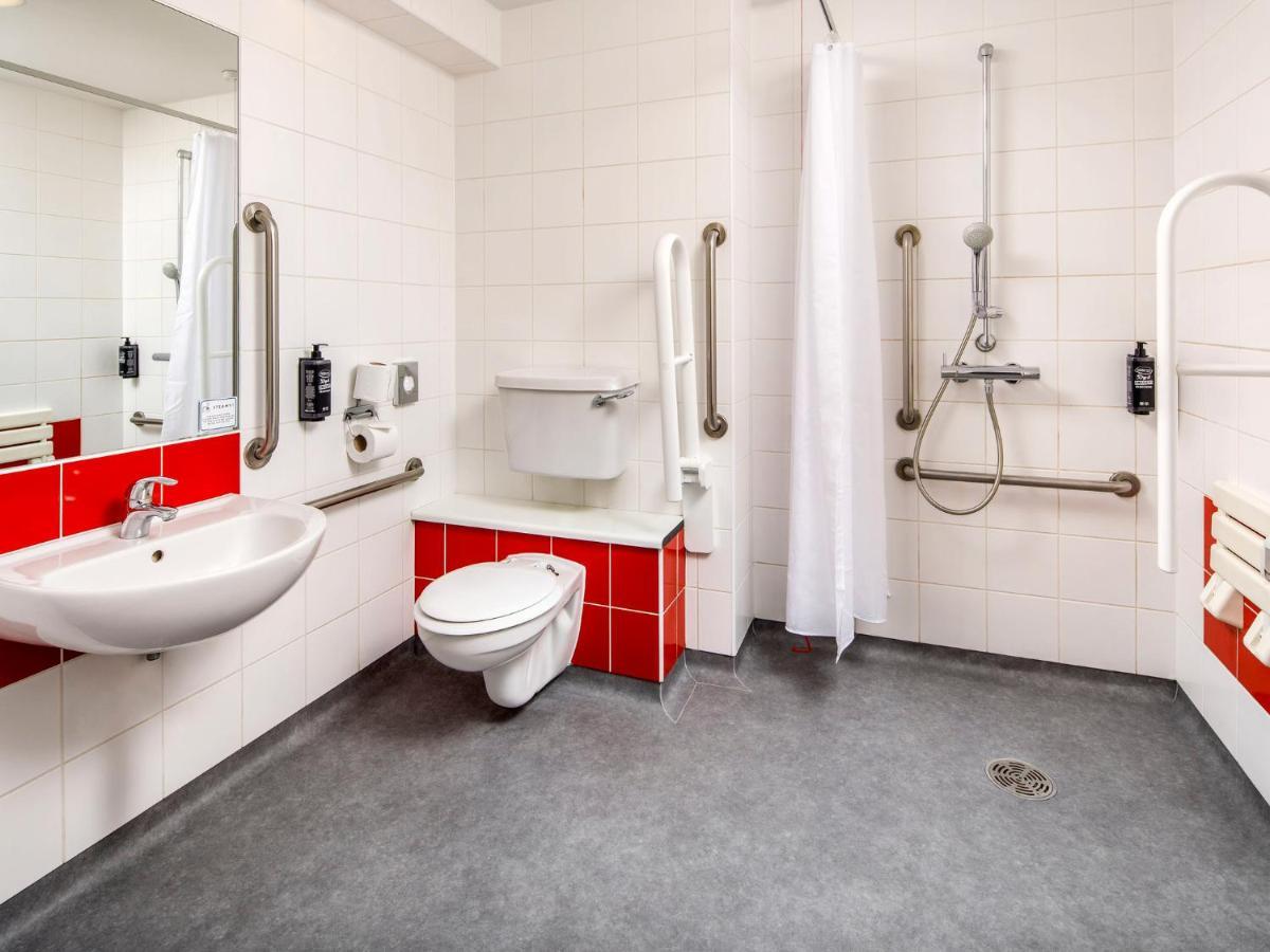 Ibis Budget London Heathrow Terminal 5 Hillingdon Exterior photo