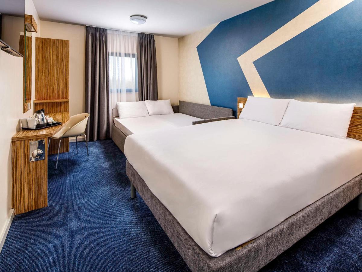 Ibis Budget London Heathrow Terminal 5 Hillingdon Exterior photo