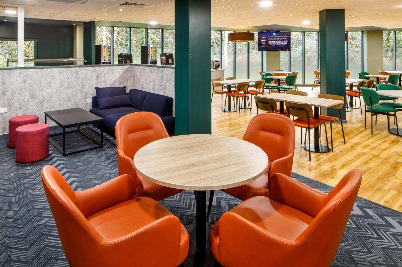 Ibis Budget London Heathrow Terminal 5 Hillingdon Exterior photo