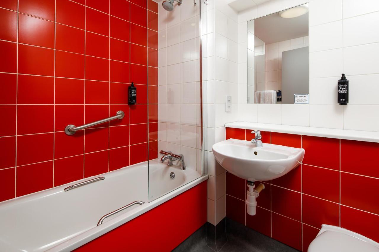 Ibis Budget London Heathrow Terminal 5 Hillingdon Exterior photo