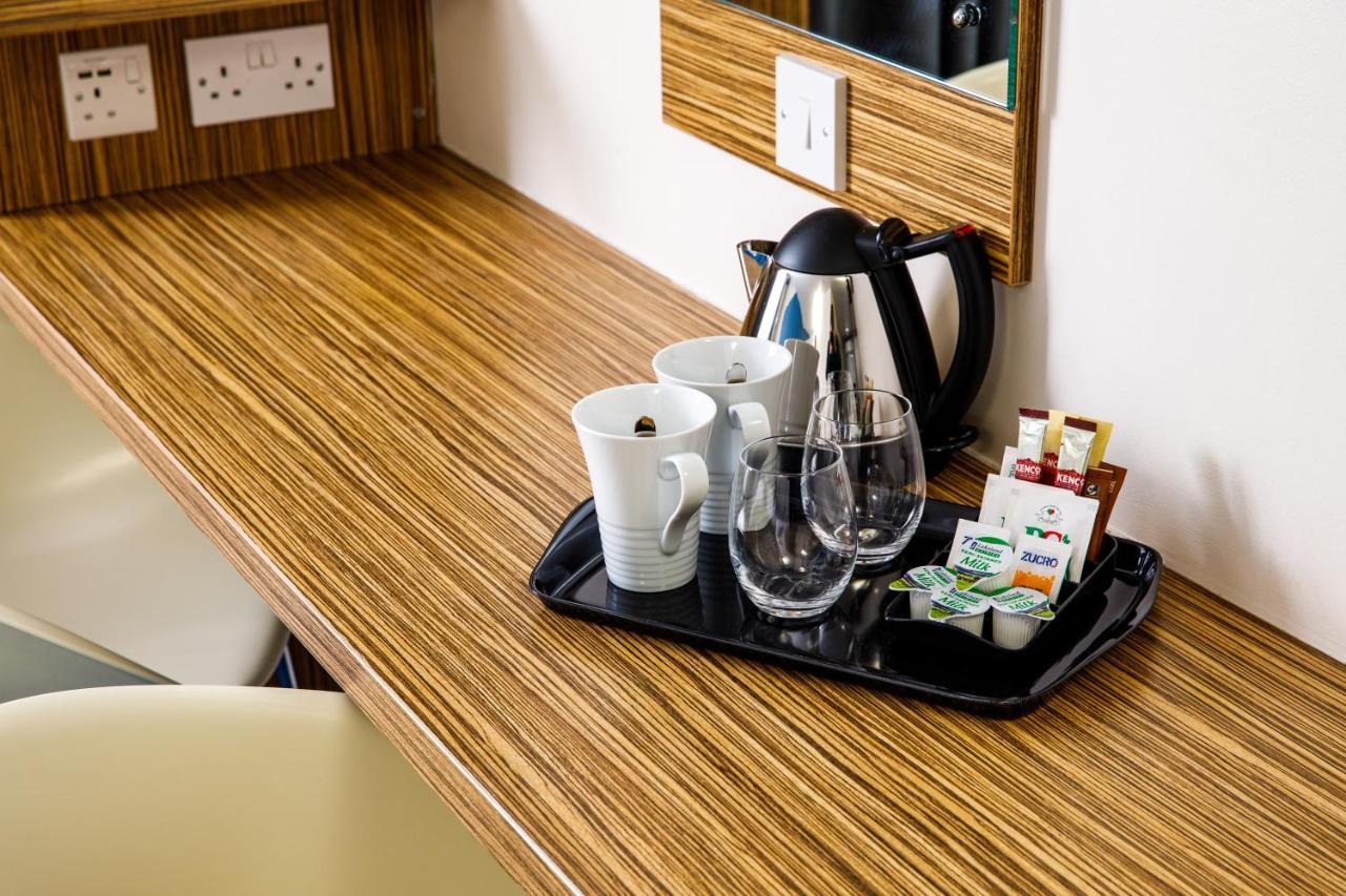 Ibis Budget London Heathrow Terminal 5 Hillingdon Exterior photo