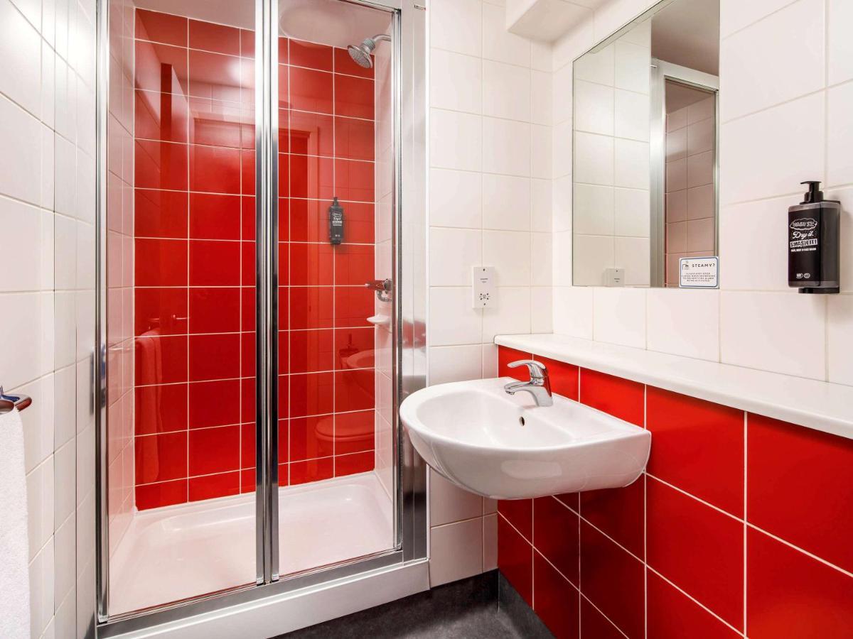 Ibis Budget London Heathrow Terminal 5 Hillingdon Exterior photo