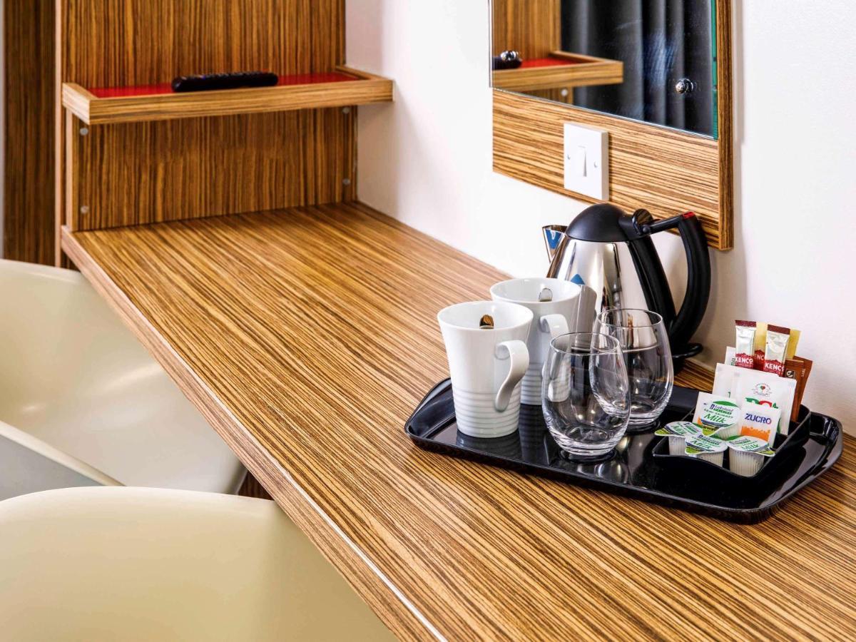 Ibis Budget London Heathrow Terminal 5 Hillingdon Exterior photo