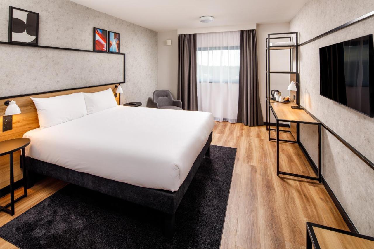 Ibis Budget London Heathrow Terminal 5 Hillingdon Exterior photo