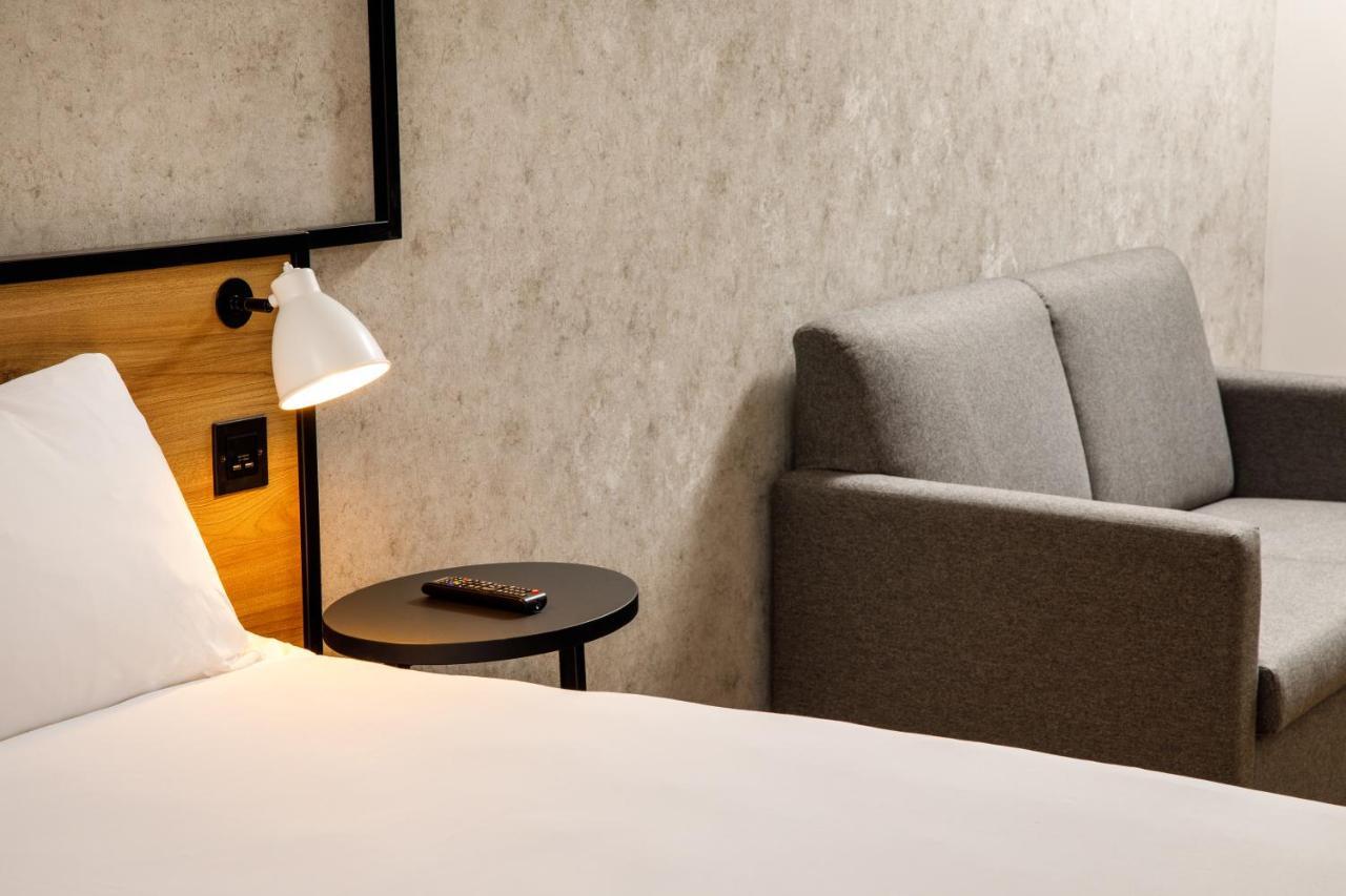 Ibis Budget London Heathrow Terminal 5 Hillingdon Exterior photo