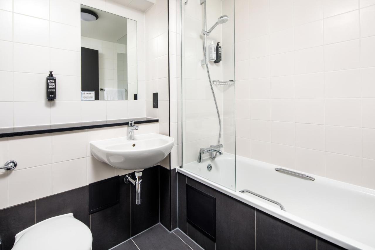 Ibis Budget London Heathrow Terminal 5 Hillingdon Exterior photo